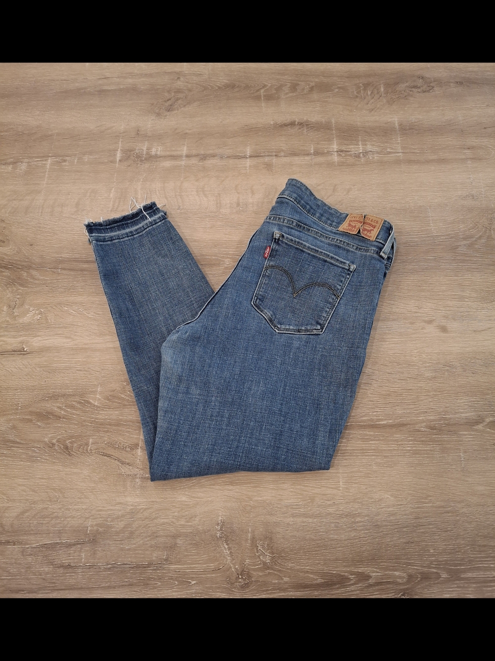 Levi's 711 Skinny Ankle Distressed Jeans Women's W32 Medium Wash